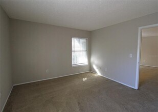 8121 45th Ct E in Sarasota, FL - Building Photo - Building Photo