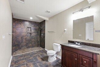 525 W Hutchison St in San Marcos, TX - Building Photo - Building Photo