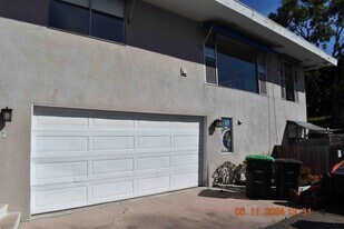 32132 Virginia Way, Unit Upstairs in Laguna Beach, CA - Building Photo - Building Photo