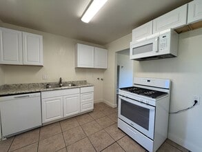 411 Maple St in Tehachapi, CA - Building Photo - Building Photo