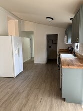 12 Hunt Dr in Kearneysville, WV - Building Photo - Building Photo