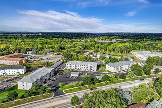 The Manor at Med City in Rochester, MN - Foto de edificio - Building Photo