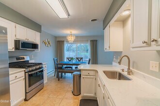 4 Tompion Ln in Saratoga Springs, NY - Building Photo - Building Photo