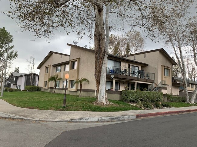 property at 1176 E Lugonia Ave