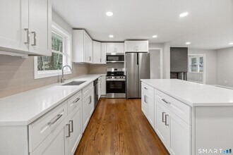 90 Troiano Rd in Hamden, CT - Building Photo - Building Photo