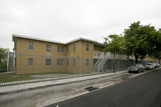 Buena Vista in Miami, FL - Foto de edificio - Building Photo