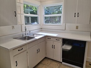 1764 6th Ave NW in Hickory, NC - Foto de edificio - Building Photo