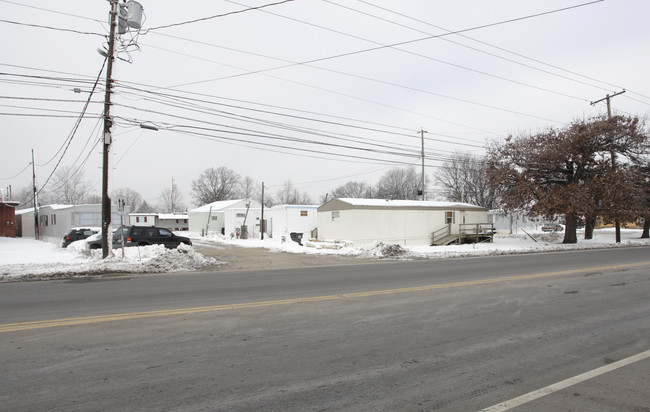 Northern Pines Mobile Home Park in Columbus, OH - Foto de edificio - Building Photo