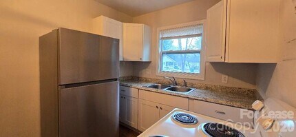 2901 Clemson Ave in Charlotte, NC - Building Photo - Building Photo