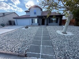 45233 Mays Ct in Lancaster, CA - Building Photo