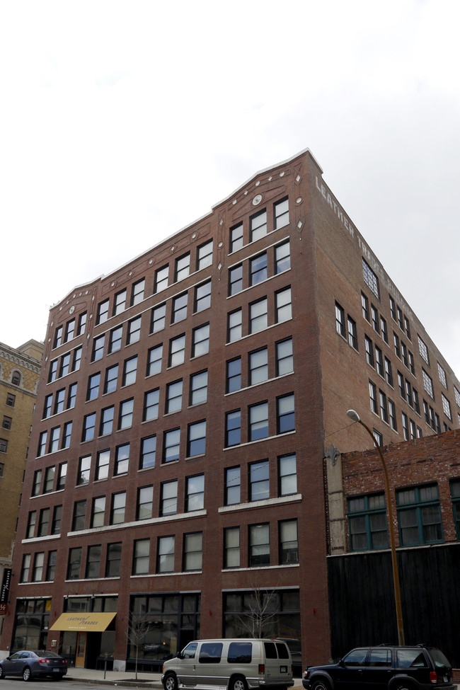 Leather Trades in St. Louis, MO - Foto de edificio - Building Photo