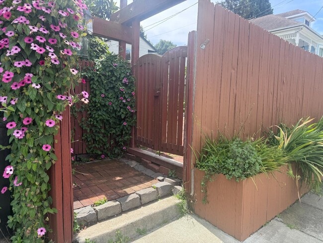 415 Turney St in Sausalito, CA - Building Photo - Building Photo