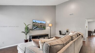 2056 SW 81st Way in Davie, FL - Building Photo - Building Photo