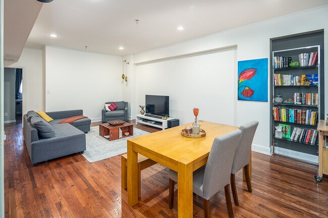 357 Varick St in Jersey City, NJ - Building Photo - Building Photo