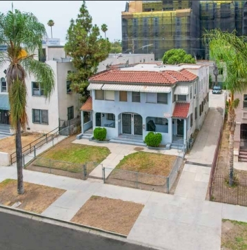 3813 Flower Dr in Los Angeles, CA - Building Photo