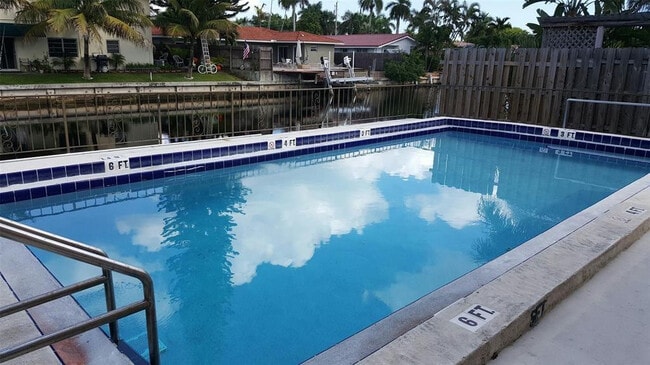1401 NE 57th Pl in Fort Lauderdale, FL - Building Photo - Building Photo