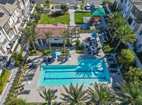 2425 Little Rock Lane in Simi Valley, CA - Building Photo