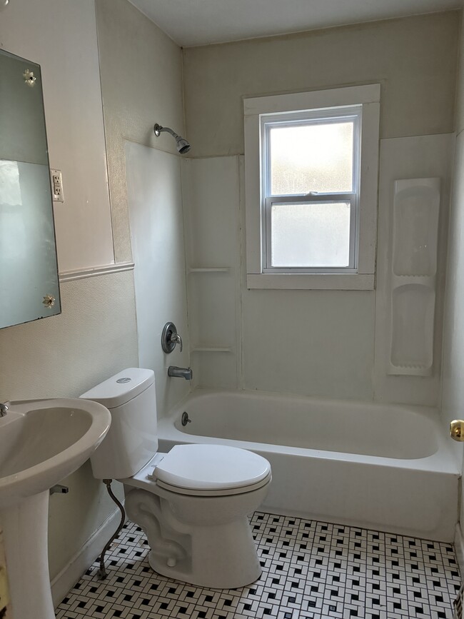 1765 N Monroe St in Decatur, IL - Building Photo - Building Photo