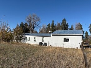 3599 Cemetery Rd in New Meadows, ID - Foto de edificio - Building Photo