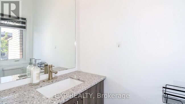 16 Haven Ln in Barrie, ON - Building Photo - Building Photo