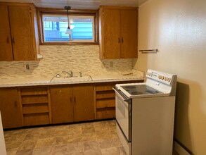 227 Central Ave S in Valley City, ND - Building Photo - Building Photo