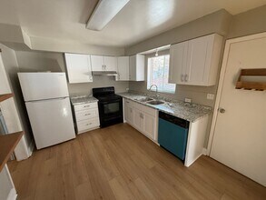 4353 S Diana Way in Salt Lake City, UT - Building Photo - Building Photo