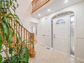 1 Pilgrim Pl in Brampton, ON - Building Photo - Building Photo