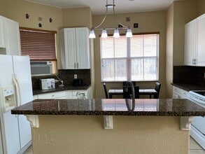 8841 NW 178th St in Hialeah, FL - Building Photo - Building Photo