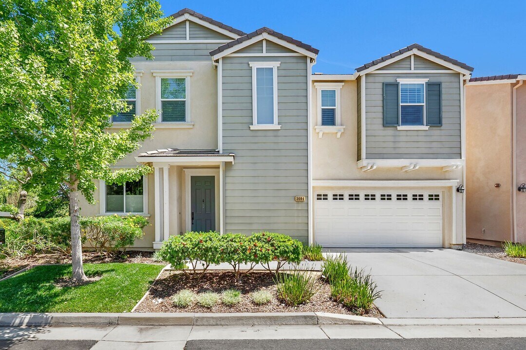 3604 Verona Terrace in Davis, CA - Building Photo