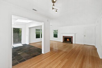 951 B Ave in Coronado, CA - Building Photo - Building Photo