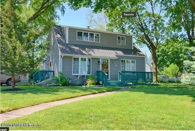 property at 901 Woodcrest Dr