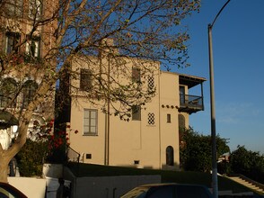 310 N Mariposa Ave in Los Angeles, CA - Building Photo - Building Photo