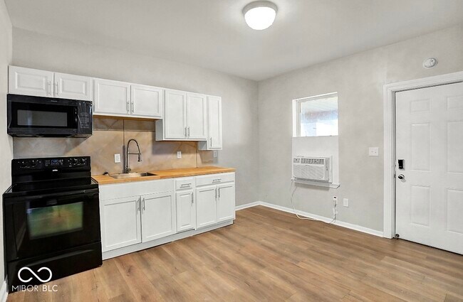 319 N Temple Ave in Indianapolis, IN - Building Photo - Building Photo