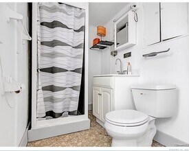 27 Nichols Ave in Stratford, CT - Building Photo - Building Photo