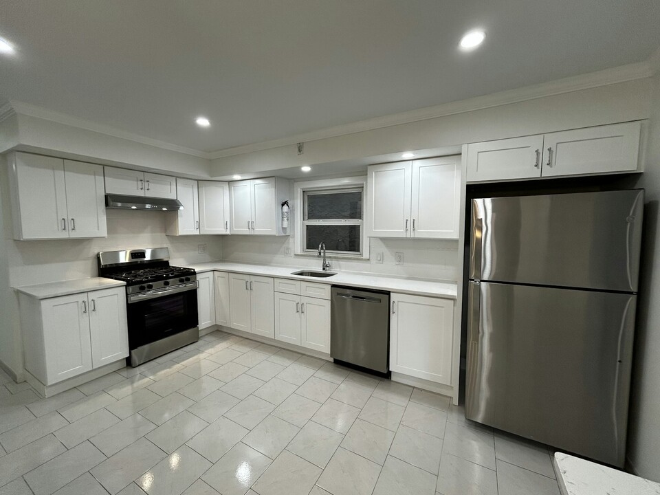 167 Hutton St-Unit -#1 in Jersey City, NJ - Foto de edificio
