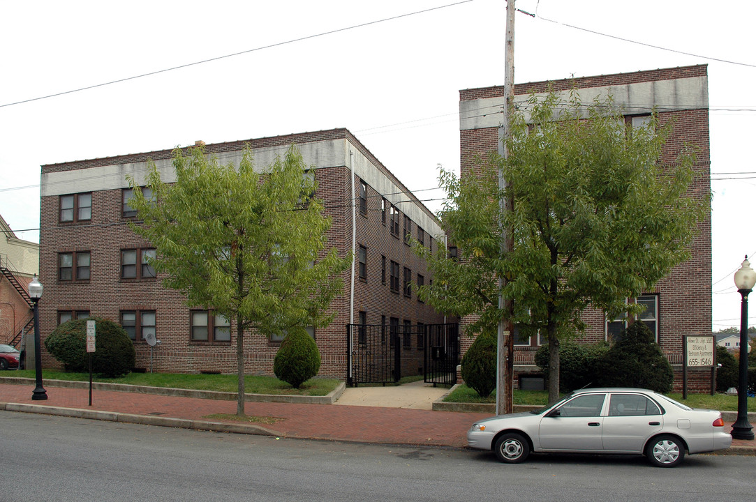 Adams Court Apartments in Wilmington, DE - Building Photo