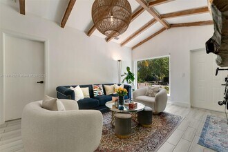 1355 Biarritz Dr in Miami Beach, FL - Building Photo - Building Photo