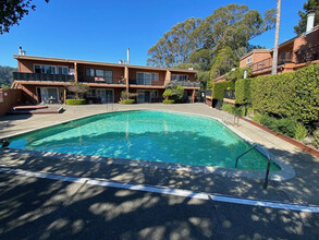 70 Stanford Way in Sausalito, CA - Foto de edificio - Building Photo