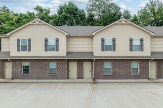 931 Professional Park Dr in Clarksville, TN - Building Photo - Building Photo