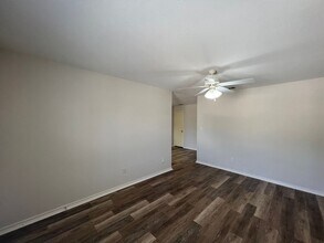 5217 Calloway St-Unit -B in Fort Worth, TX - Foto de edificio - Building Photo