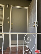 1245 Chelsea Ave in Santa Monica, CA - Building Photo - Building Photo