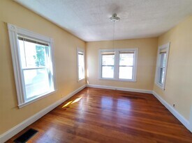 32 Claremon St, Unit 1 in Somerville, MA - Building Photo