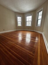 558 Main St in Medford, MA - Foto de edificio - Building Photo