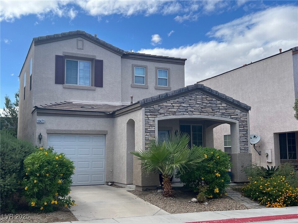10471 Meadow Village St in Las Vegas, NV - Building Photo
