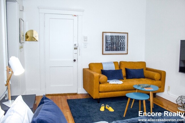 121 Park Dr in Boston, MA - Foto de edificio - Building Photo