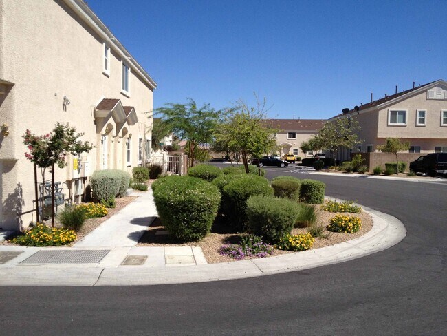 5433 E Jackpot Winner Ln in Las Vegas, NV - Building Photo - Building Photo
