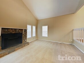 4088 Valley Brook Rd in Snellville, GA - Foto de edificio - Building Photo