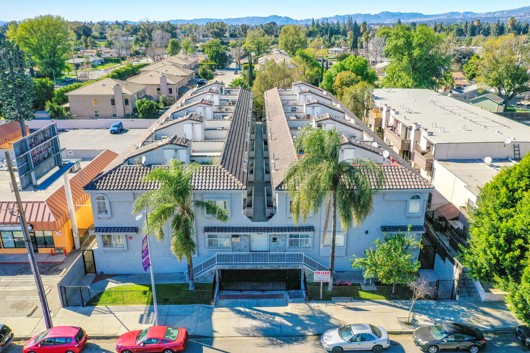 9919 Sepulveda Blvd in Mission Hills, CA - Building Photo