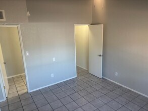 2033 S Forest Ave in Tempe, AZ - Building Photo - Building Photo