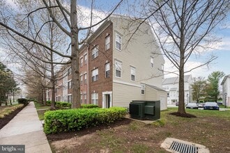 42461 Rockrose Square in Ashburn, VA - Building Photo - Building Photo